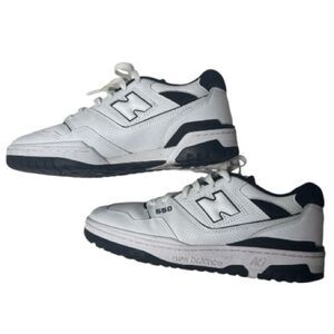 New Balance 550 Unisex White/Navy Sneakers. Size 8 Men/ 9.5 Women.